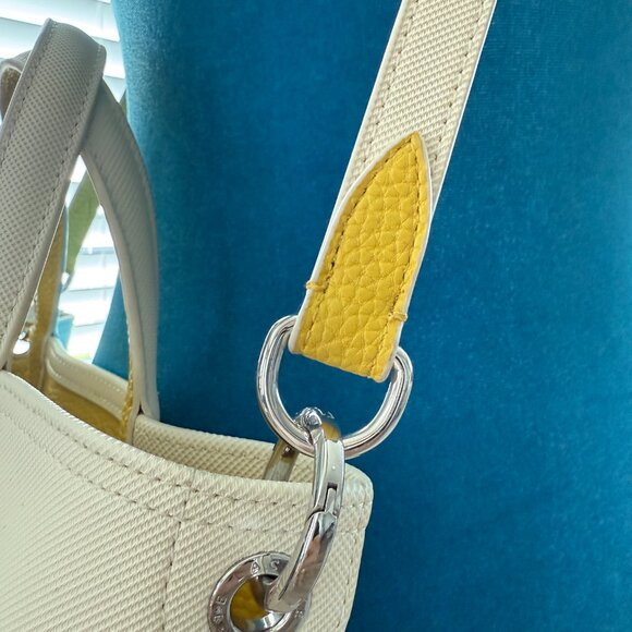 Lacoste Vertical Reversible Tote - Picture 4 of 16